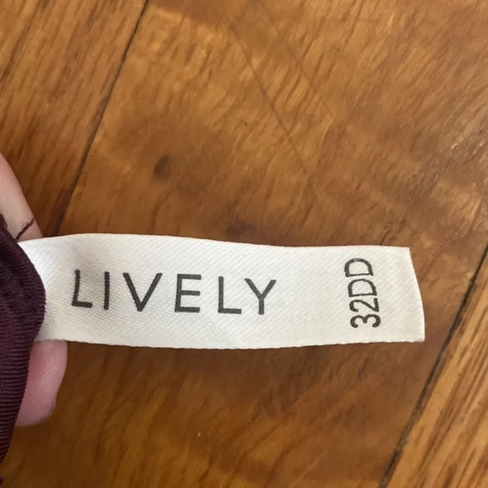 NWT Lively Mesh Bra‎ in Plum (Purple). Size 32DD, Style 42180, From Nordstrom